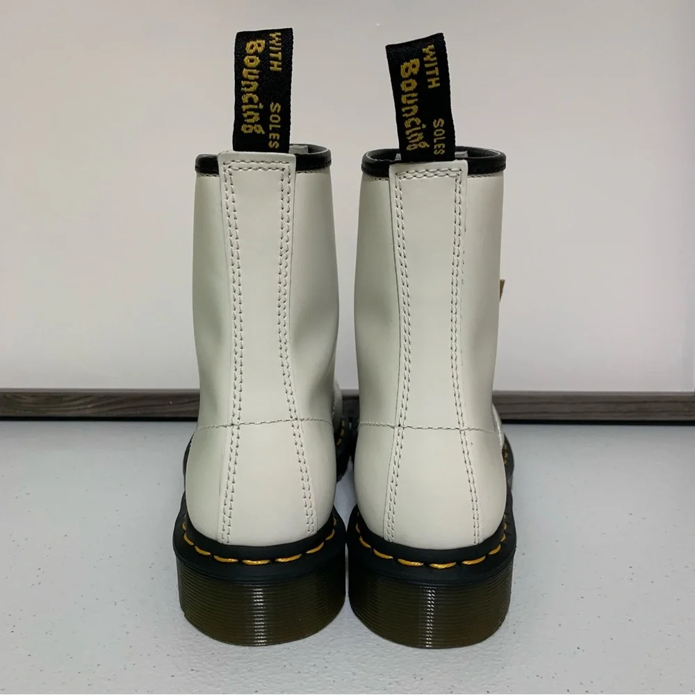 The Dr. Martens Women’s 1460 Smooth Leather Lace Up Boots-Size 6 NWT - Picture 2 of 11